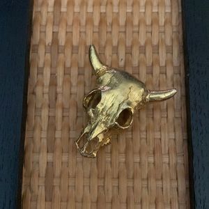 Buffalo skull ☠️ bones golden tone brooch